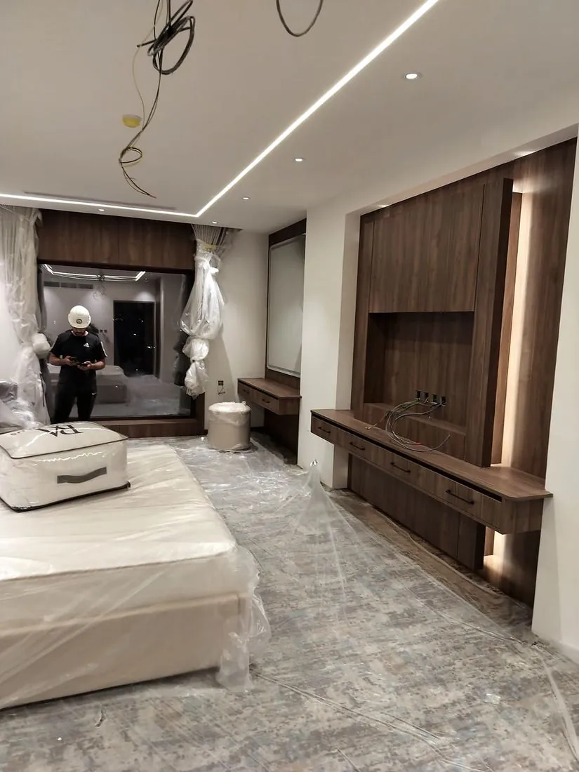 جناح نوم بوحدة تلفاز وتكسية جوز
