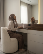 ⁦تسريحة مكياج فاخرة بمرآة مضيئة وتصميم عصري⁩ - الصورة ⁦6⁩